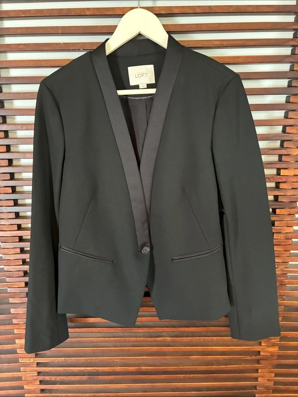 🎉NEW LISTING!🎉LOFT Black Satin-Trim One-Button Blazer
